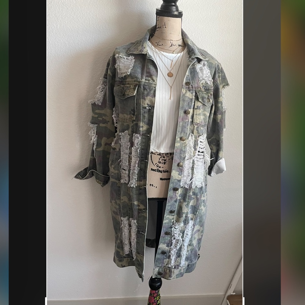 Distressed Camouflage Button Front Jacket Small